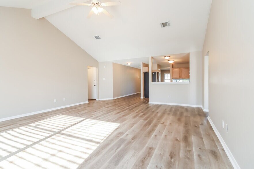 Building Photo - 10815 Malden Dr
