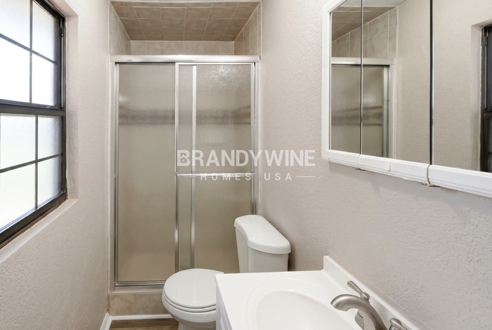 Building Photo - 6623 Kinlock Dr W