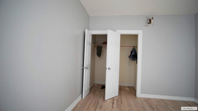 Building Photo - 60 Clarkson St