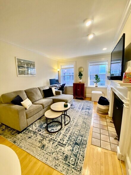 Building Photo - 20 Lime St