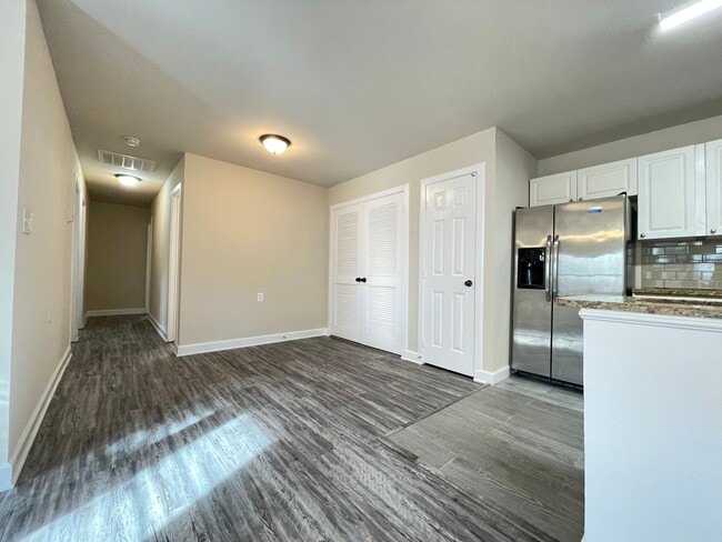 Building Photo - 7184 Alcove St