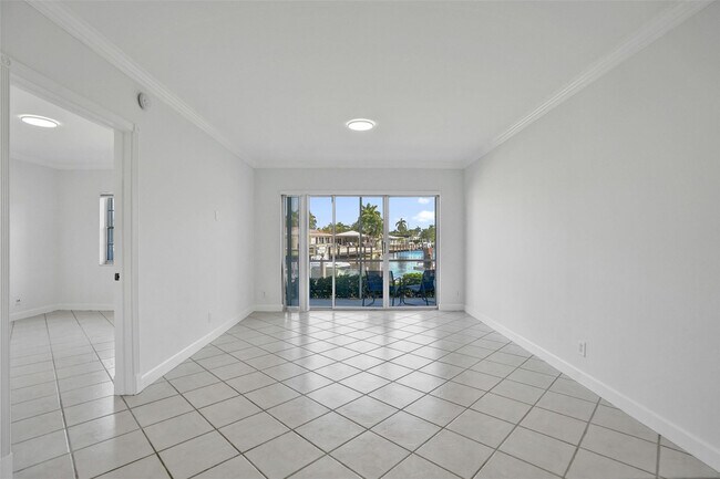 Building Photo - 2201 SE 9th St