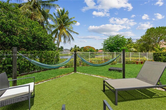 Building Photo - 4202 Sabal Ridge Cir