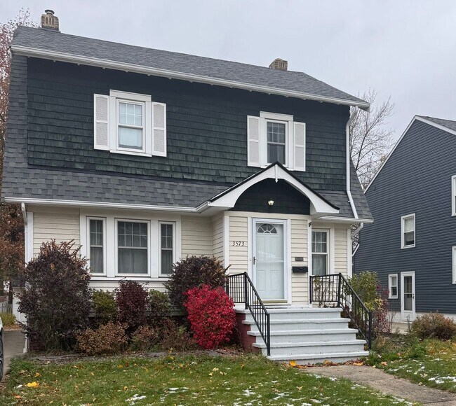 Primary Photo - Three Bedroom Home Located in University Heights