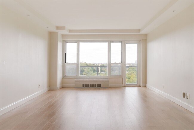 Building Photo - 111 Perkins St