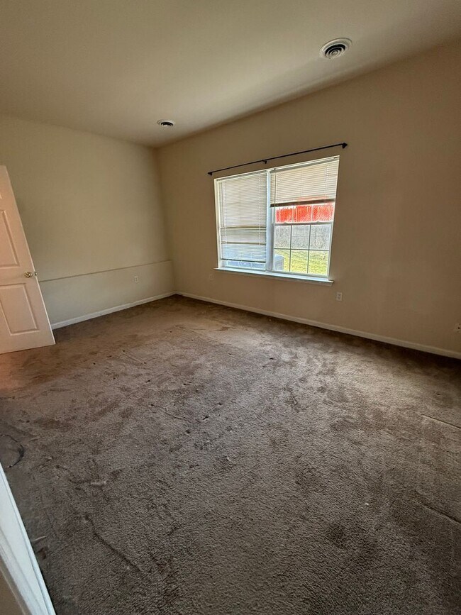 Building Photo - 3494 Linden St