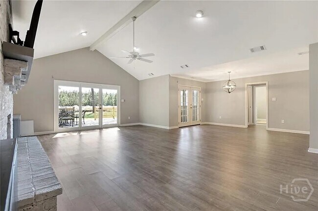 Building Photo - 154 MacKay Dr