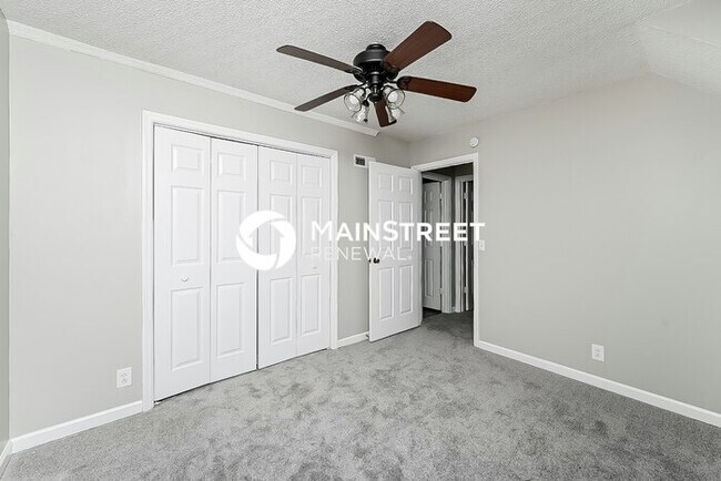 Building Photo - 3 Bedroom Pet-Friendly Home in Nashville, TN with Main Street Renewal
