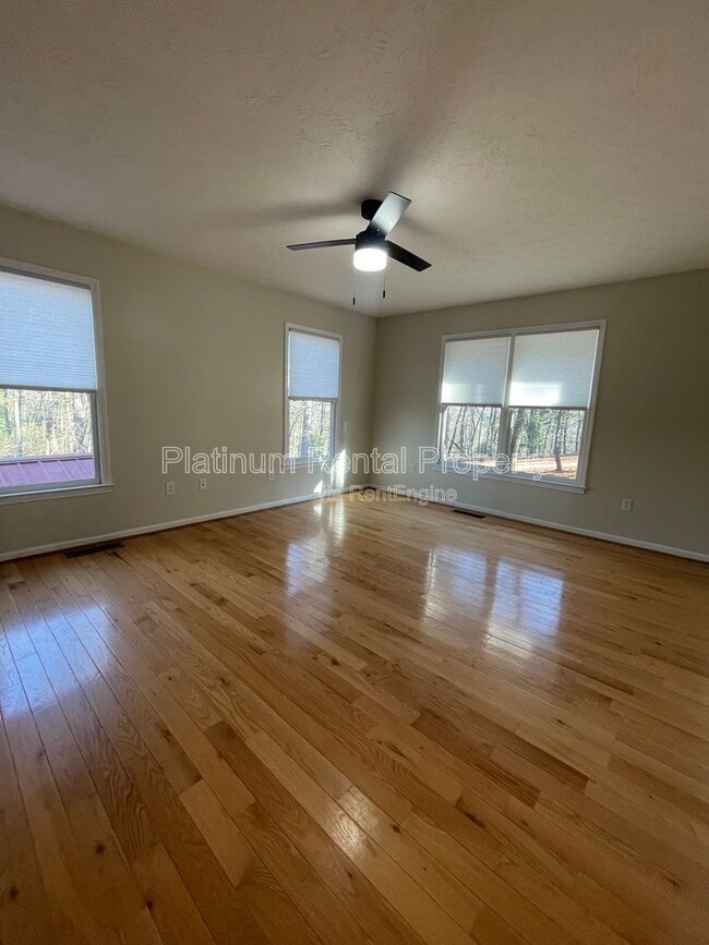 Building Photo - 265 Hound Dog Ln