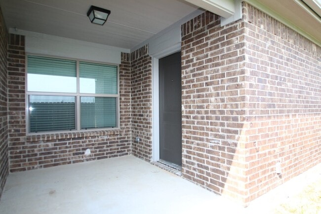 Building Photo - 1324-1328 White Sand Dr