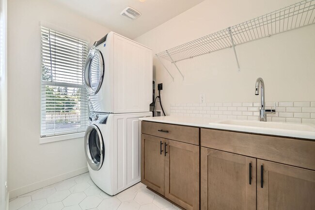 Building Photo - Stunning 3Bed/3Bath Home in Bothell!