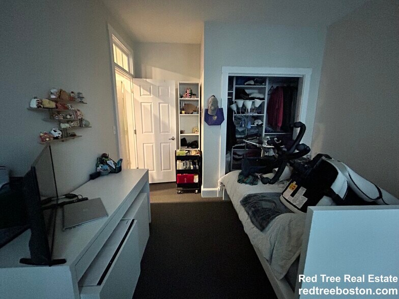 Apt 304 - 845 Beacon St