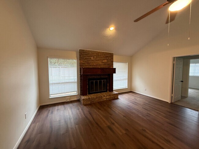 Building Photo - 3910 Vintage Valley Dr