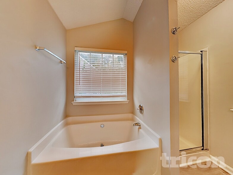 Building Photo - 7740 Country Pass