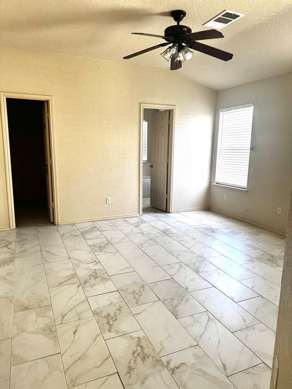 Building Photo - 1712 Darjeeling Dr