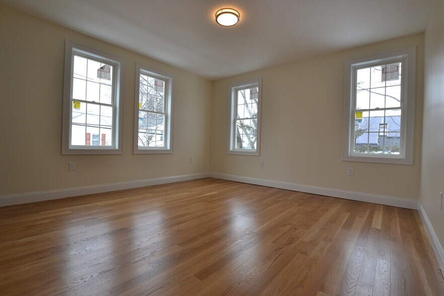 Building Photo - 37 1st St