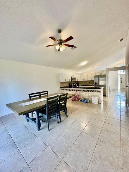 Building Photo - 22449 Middletown Dr