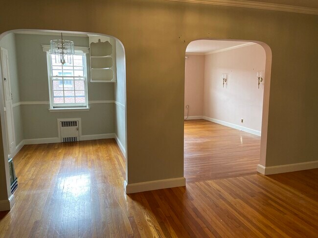 Building Photo - 58 Elm St