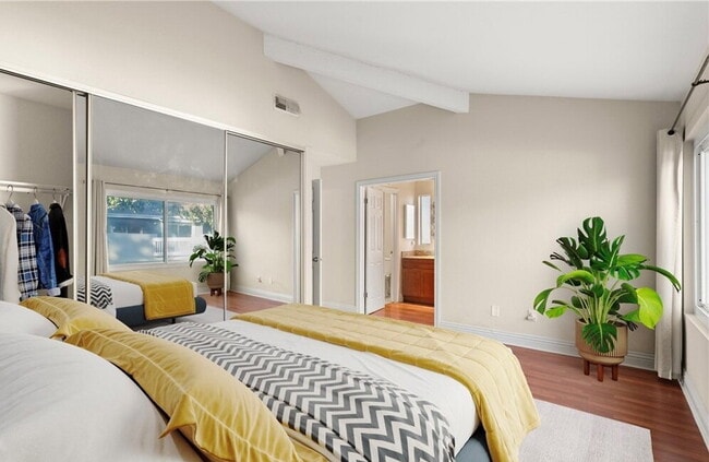 Building Photo - Sophisticated Space Designed for Comfort