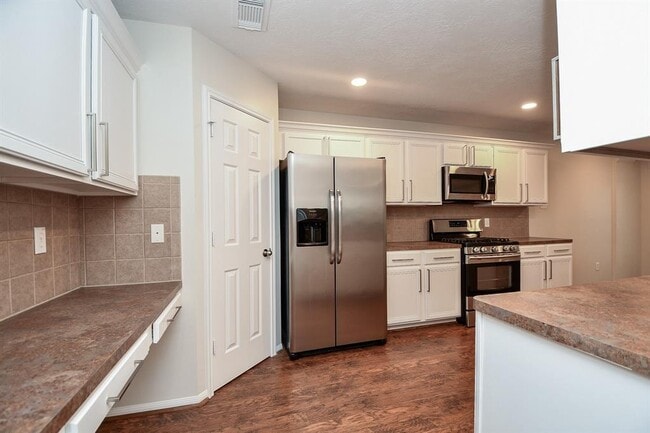 Building Photo - 1115 Eden Park Ln
