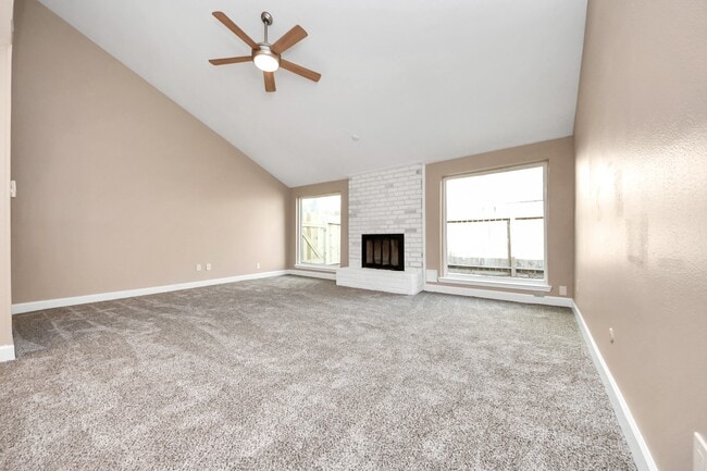 Building Photo - 11923 Briar Forest Dr