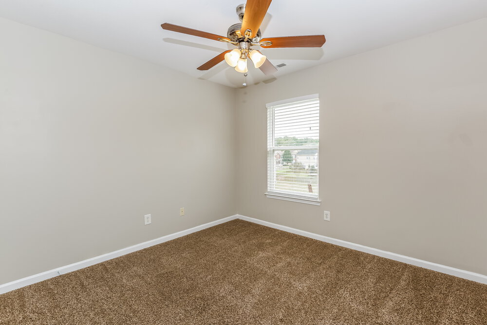 Building Photo - 1006 Tiger Eye Ave