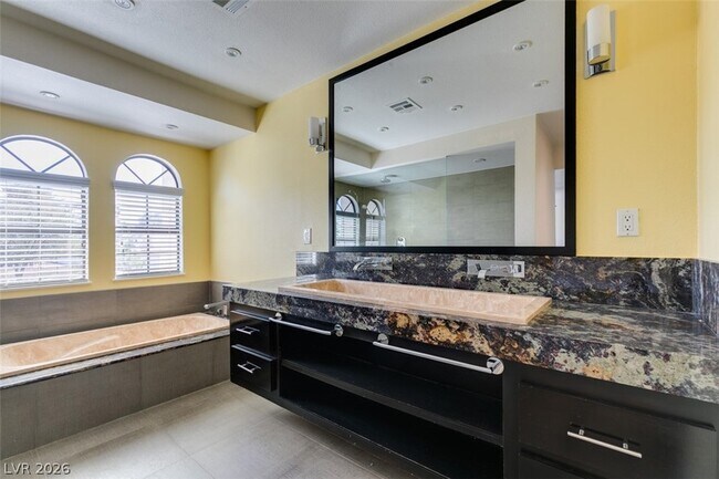 Building Photo - 5046 Schumann Dr