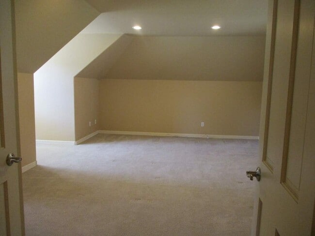Building Photo - Beautiful 3 Bedroom Home in Gig Harbor