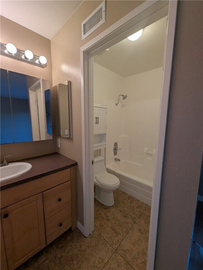 Building Photo - 13990 Ramhurst Dr