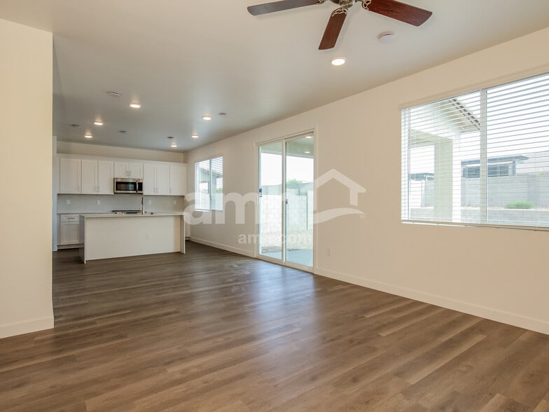 Building Photo - 12631 W Flynn Ln