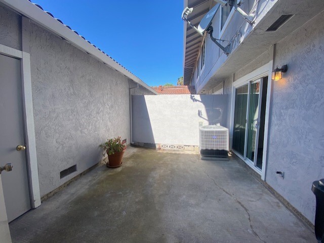 Building Photo - 361 Pantano Cir