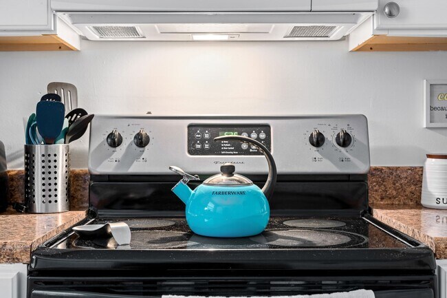 Building Photo - 6 Palmetto Dr