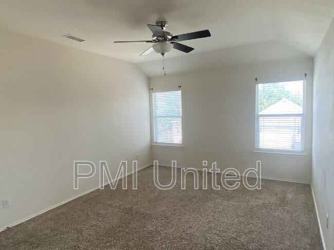 Building Photo - 3805 Oceanview Dr