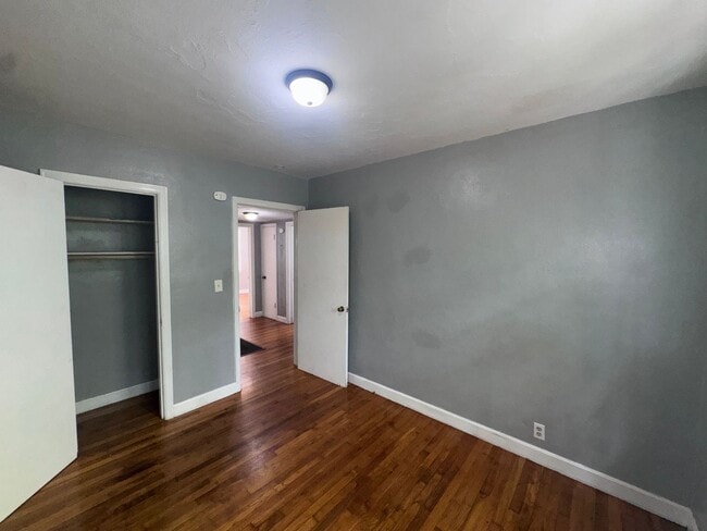 Building Photo - 1529 Charlotte Ave