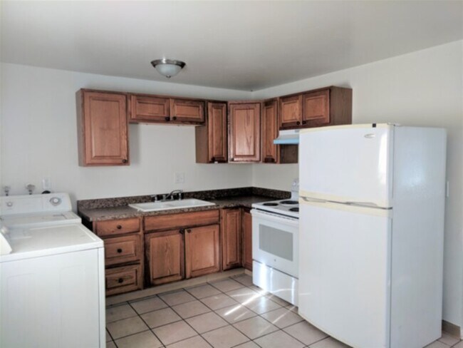 Building Photo - 3237 S Huron St