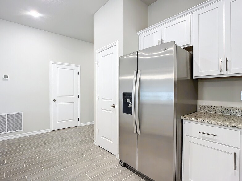 Building Photo - 1 Potwood Pl