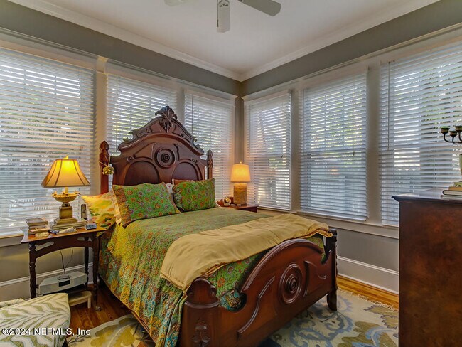 Building Photo - 2117 River Blvd