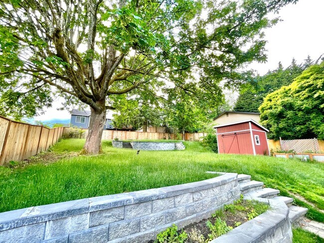 Building Photo - 17606 33rd Pl W