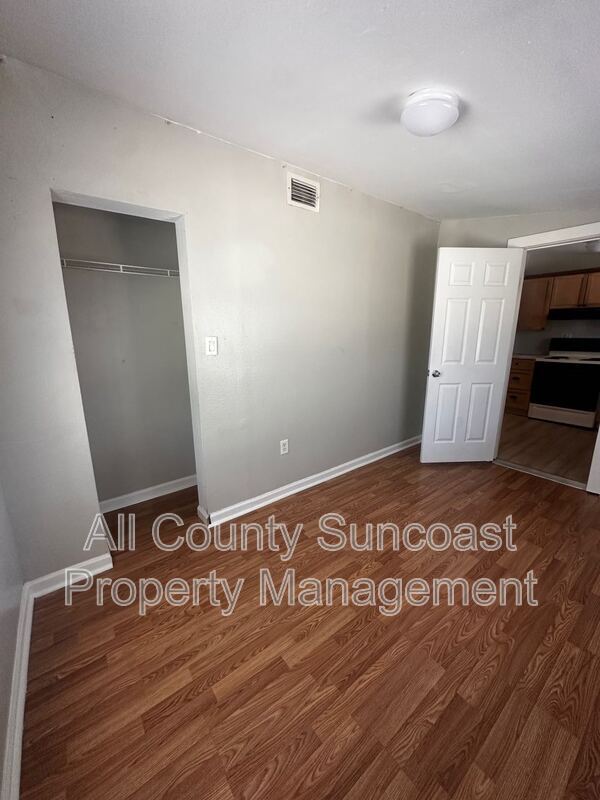 Building Photo - 480 S Jefferson St