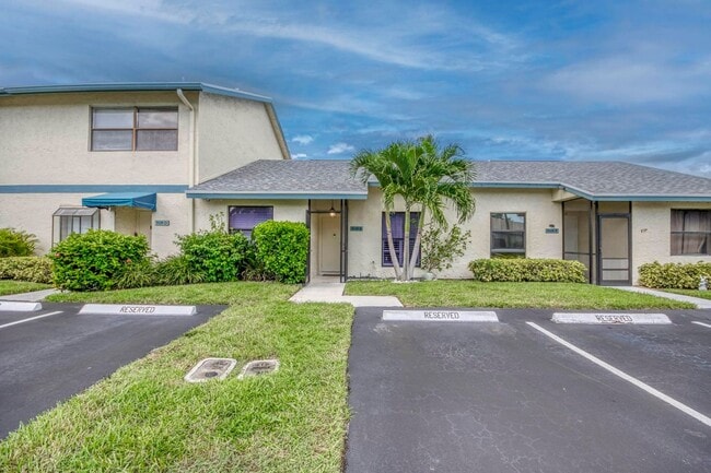 Building Photo - 9109 SW 21st St