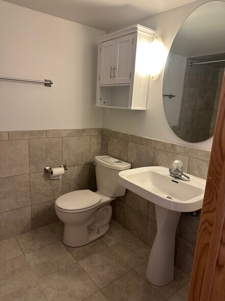 Building Photo - 7303 Glouchester Dr