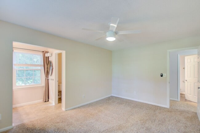 Building Photo - 2 Bed, 2 Bath Centrally Located Condo in G...