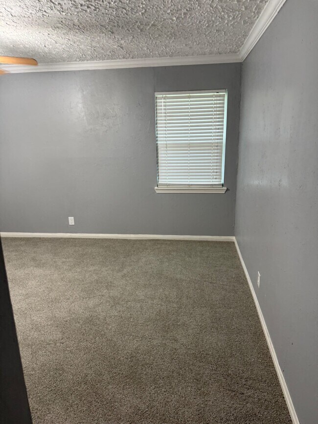 Building Photo - 5218 Cortelyou Ln