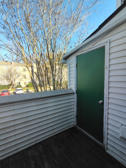 Building Photo - 600 Reusens Rd