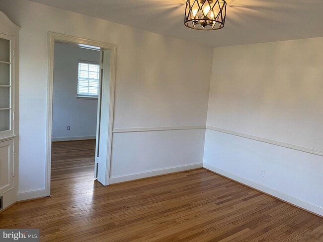 Building Photo - 716 N Overlook Dr