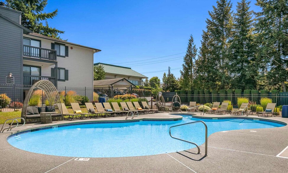 Building Photo - Crown Pointe