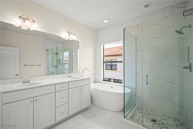 Building Photo - 15851 Portofino Springs Blvd