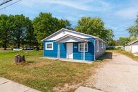 Building Photo - Updated 3 Bedroom Home for Rent! Large Yard and Freshly Remodeled!