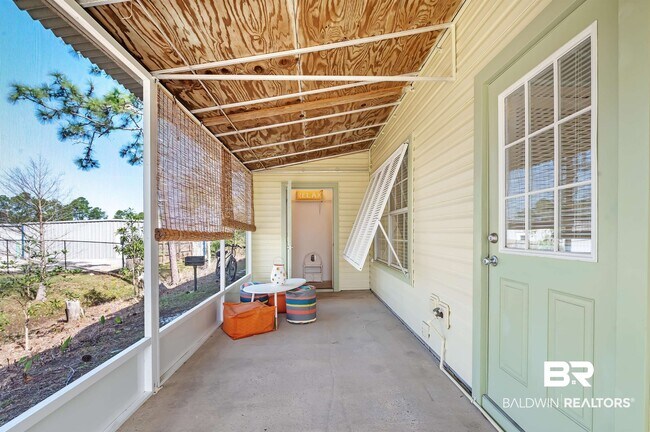 Building Photo - 4375 Lindsey Ln