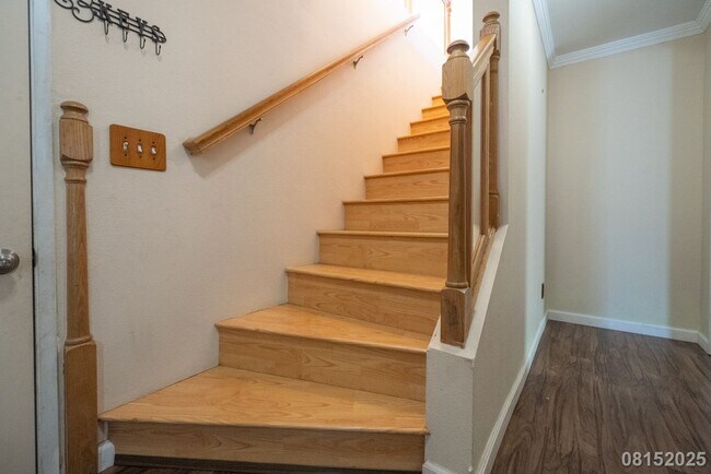 Building Photo - $3800 /3 Bed / 2 Bath / 3 Parking in Ewa B...